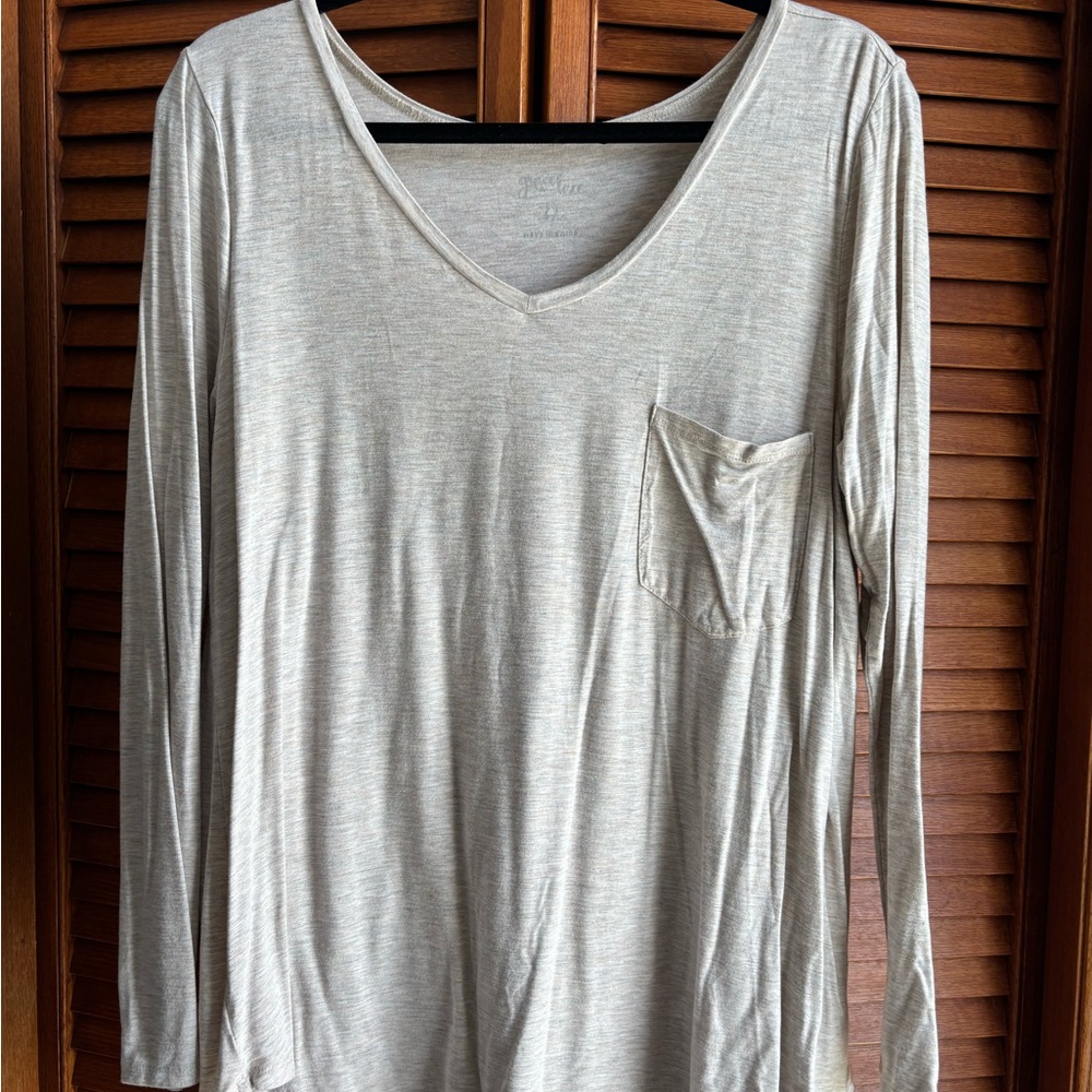 GRACE & LACE LONG SLEEVE PERFECT POCKET TEE